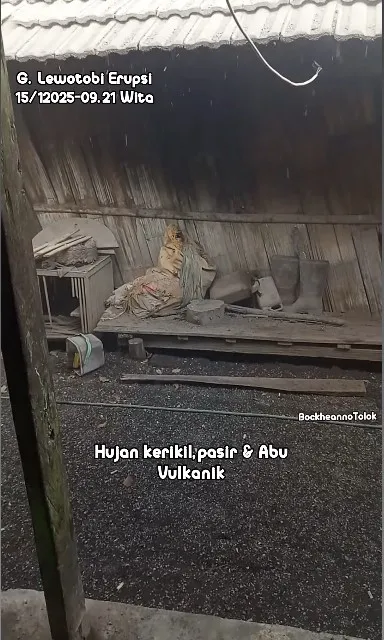 火山灰不斷飄落有如「灰雨」。翻攝臉書/Bockheanno Tolok 