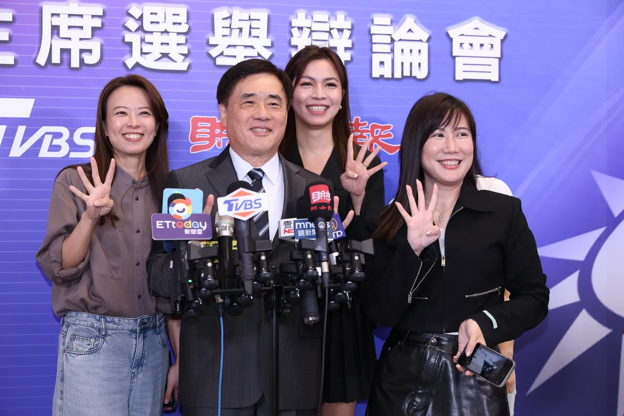 国民党主席参选人郝龙斌、台北市议员柳采葳、钟沛君、新北市议员江怡臻。彭欣伟摄