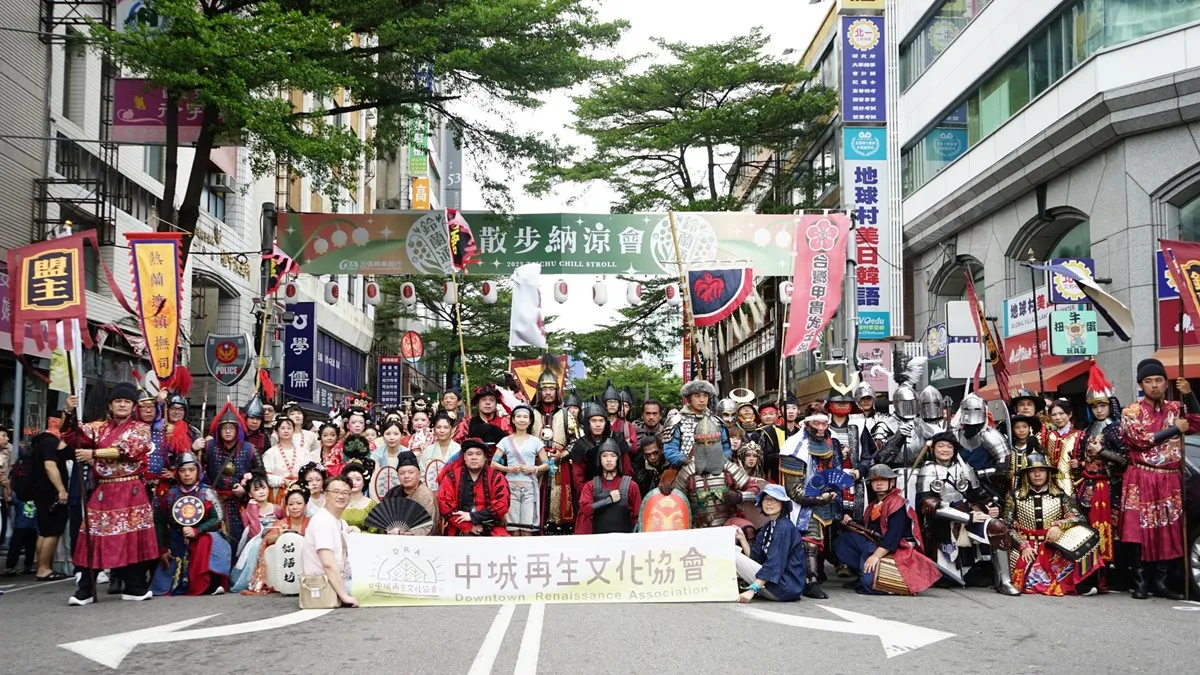 「铃兰通散步纳凉会」将在10月25、26日于中区举行,西区「台中爵士音乐节」尚未结束,警方针对2活动持续交通管制。翻摄画面