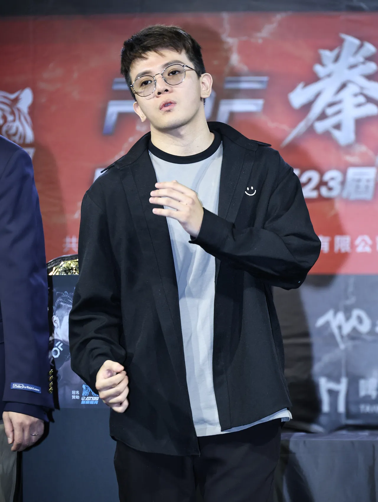 孙生表示,公开活动邀约现在几乎停摆。摄影中心摄