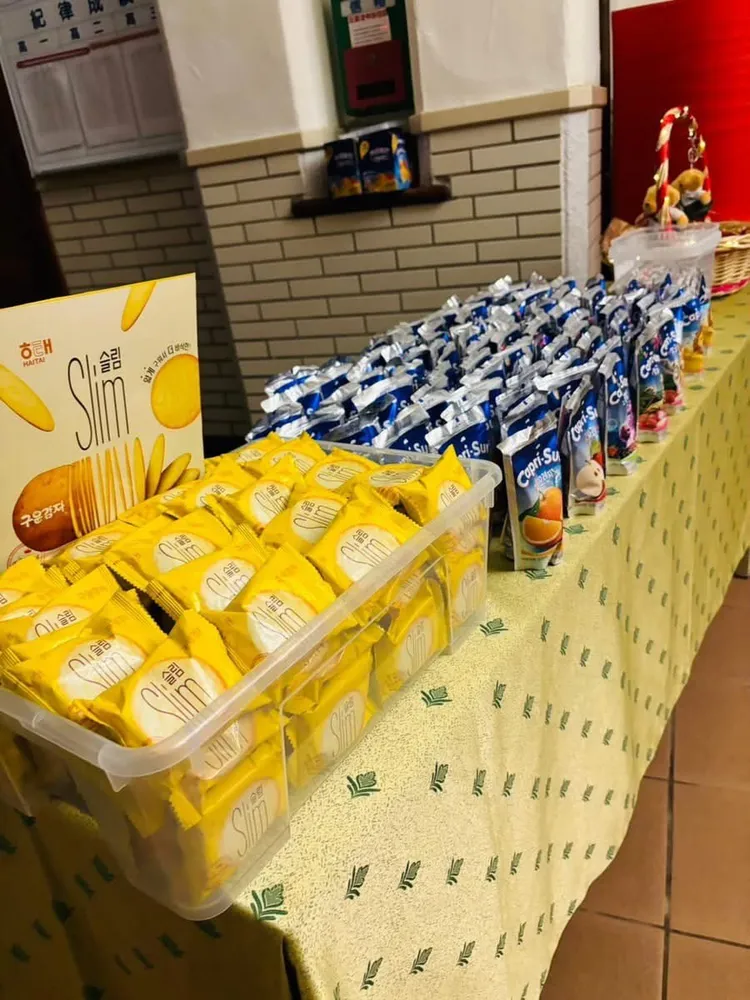 中山女高晚自習點心相當豐富。網友授權提供