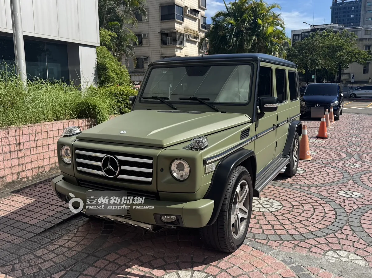 胡瓜要价596万元的宾士G55 AMG,从黑色换成海陆绿。特勤中心摄