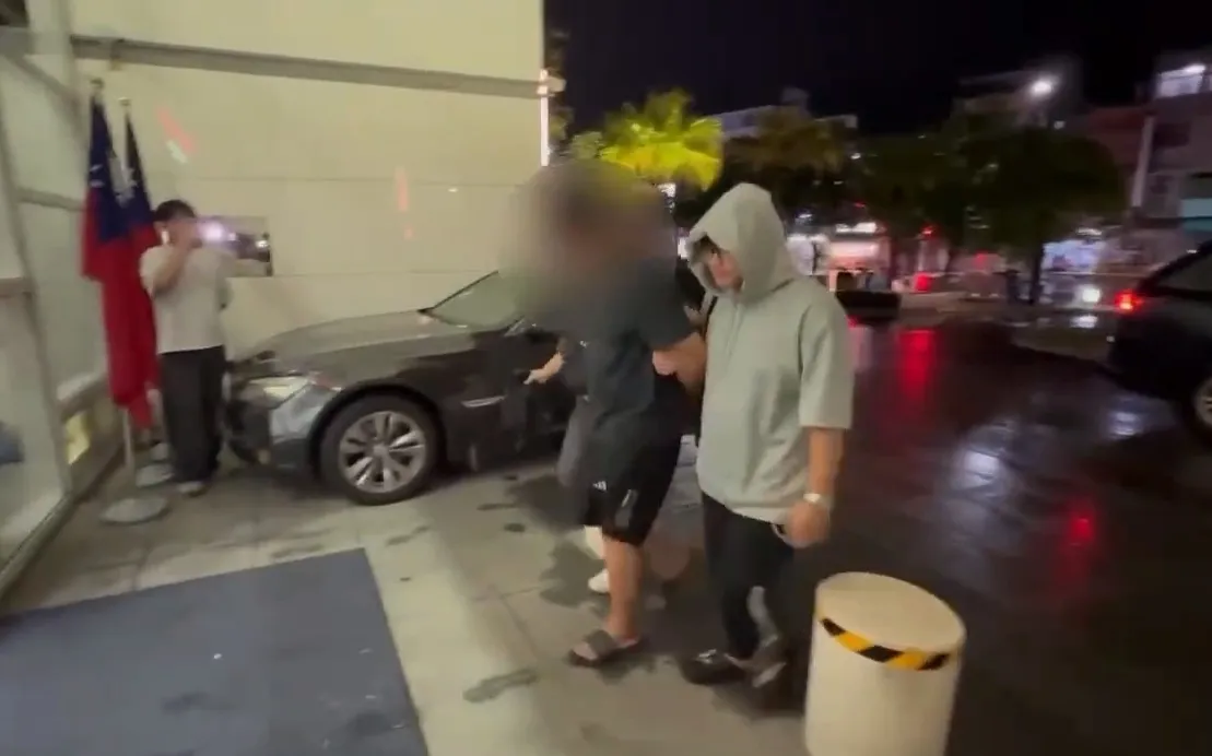 宾男依肇事逃逸、过失致死等罪嫌移送士林地检署侦办。翻摄画面