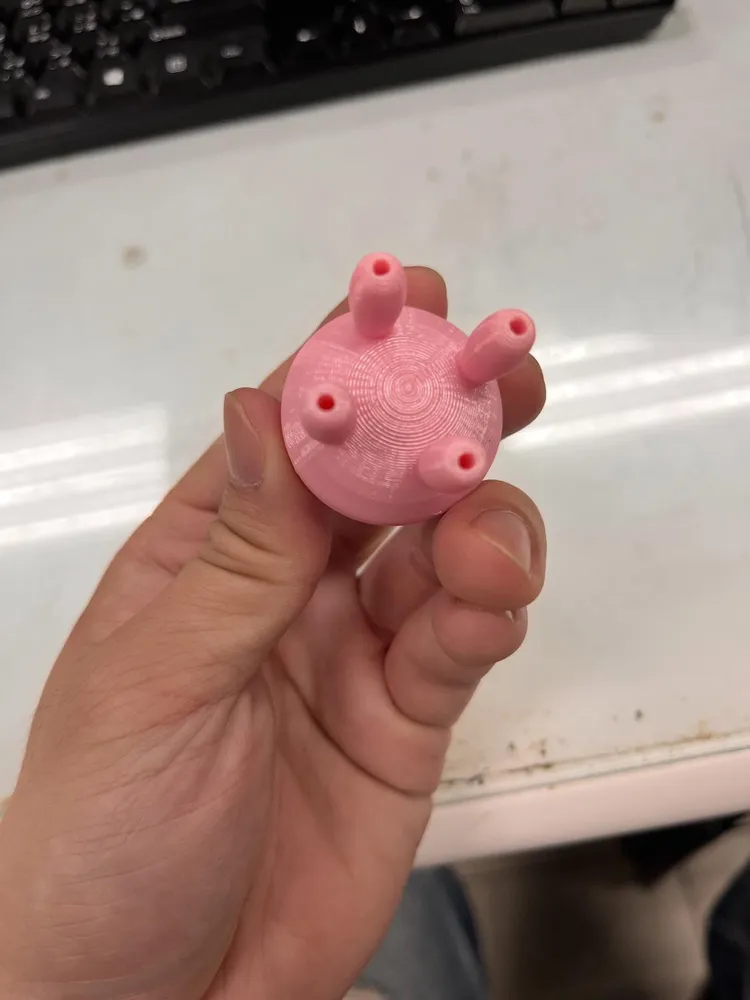 網友發現牛奶嘴蓋有漸層。翻攝自Threads @howard10107