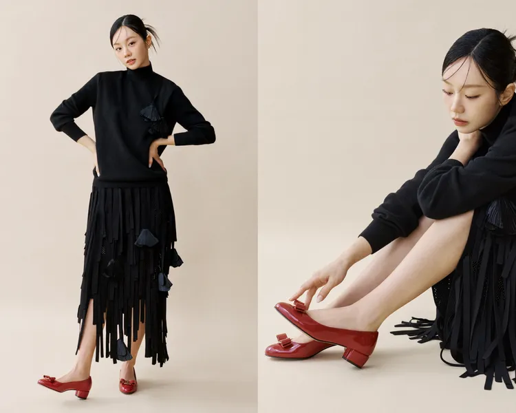 惠利拍攝FERRAGAMO全新「Vara Bow」企劃，當起「紅鞋女孩」。品牌提供