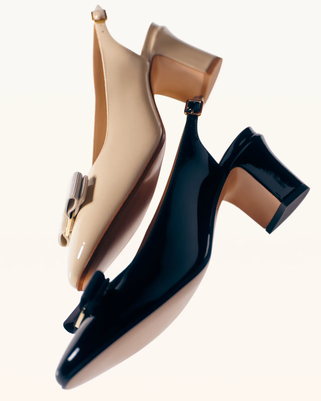 FERRAGAMO全新「Vara Bow」企划。品牌提供