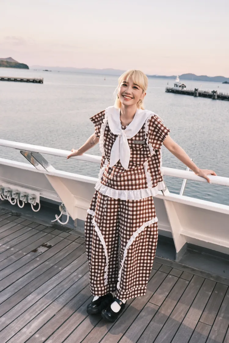 秉持著金牛座較踏實地精神的Lulu，這次為了一圓到日本MV，全都親力親為自己來。天地合娛樂提供