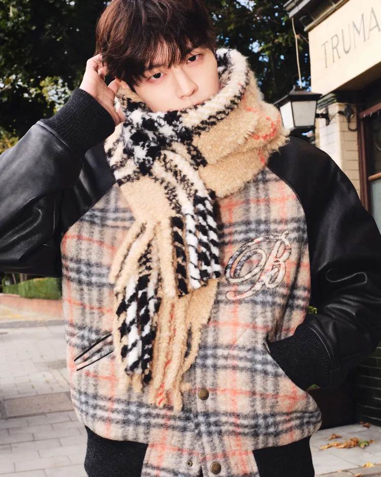 金昇玟拍攝Burberry秋冬形象視覺。品牌提供
