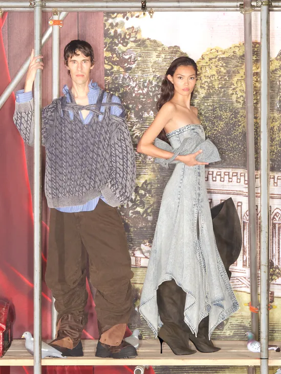 Glenn Martens標誌性的解構剪裁與錯視美學全都融入設計。品牌提供