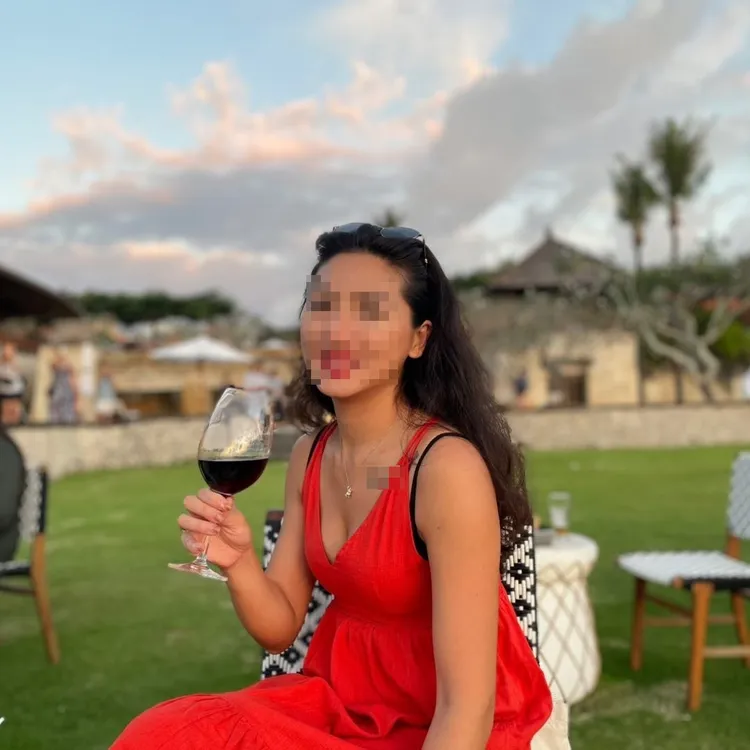 孫姓空服員外型亮眼，熱愛旅遊，未料一趟工作之旅卻讓他從此香消玉殞。翻攝孫女臉書