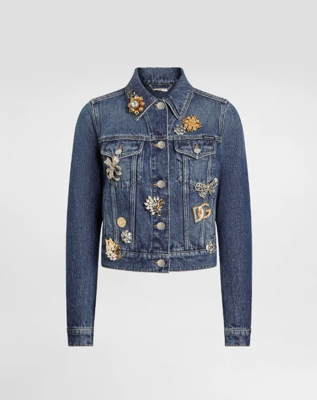 Dolce&Gabbana珠宝别针丹宁外套,19万2000元。品牌提供