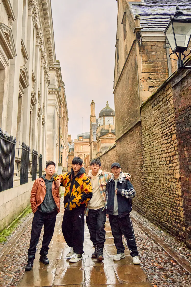 周杰倫（右2）透過《周遊記3》，帶粉絲與兄弟一起環遊世界。杰威爾提供