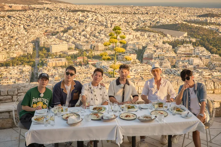 周杰倫（右起）、劉畊宏、阿Ken、杜國璋、陳冠廷、陳冠霖 在希臘雅典合影。杰威爾提供