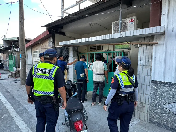 民樂部落族人撤離。警方提供