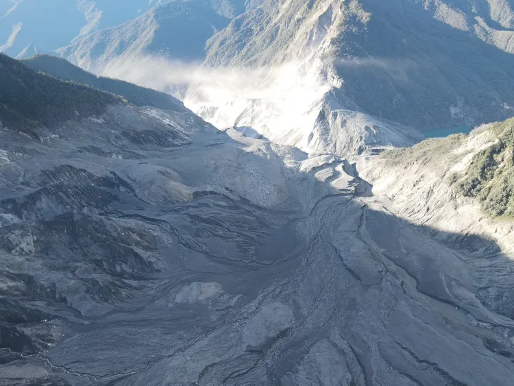 依據探勘資料研判，馬太鞍溪堰塞湖地表持續變形。林業及自然保育署花蓮分署提供
