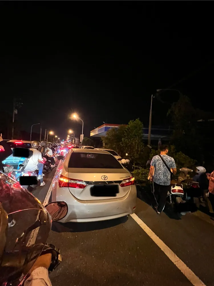 民眾抱怨南投國慶焰火現場交通管制爛。翻攝「南投人聊天室2.0(備用版)」臉書