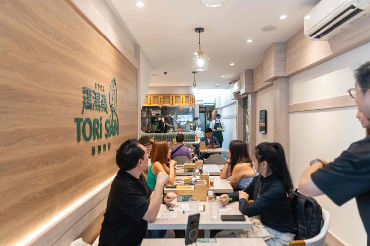 阿爾法餐飲集團歡慶8週年　「8年相伴，陪伴無限」開啟新篇章