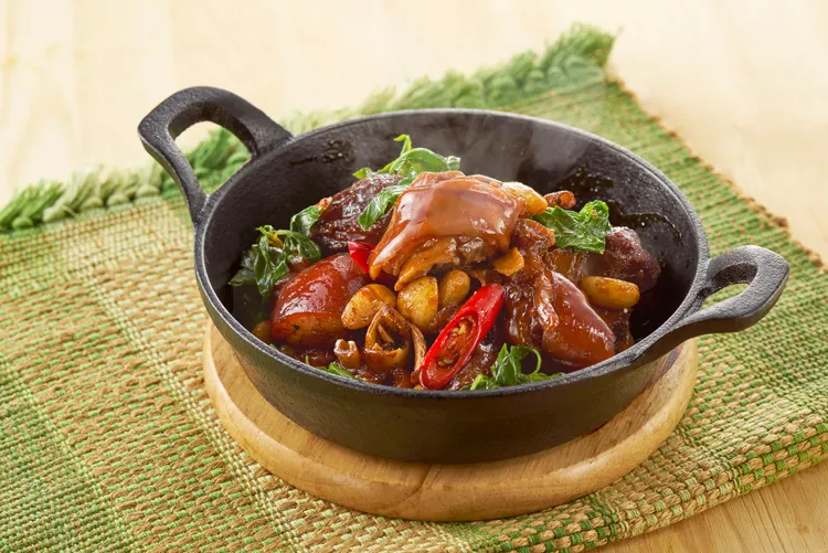 招牌菜三杯Q彈豬腳。業者提供