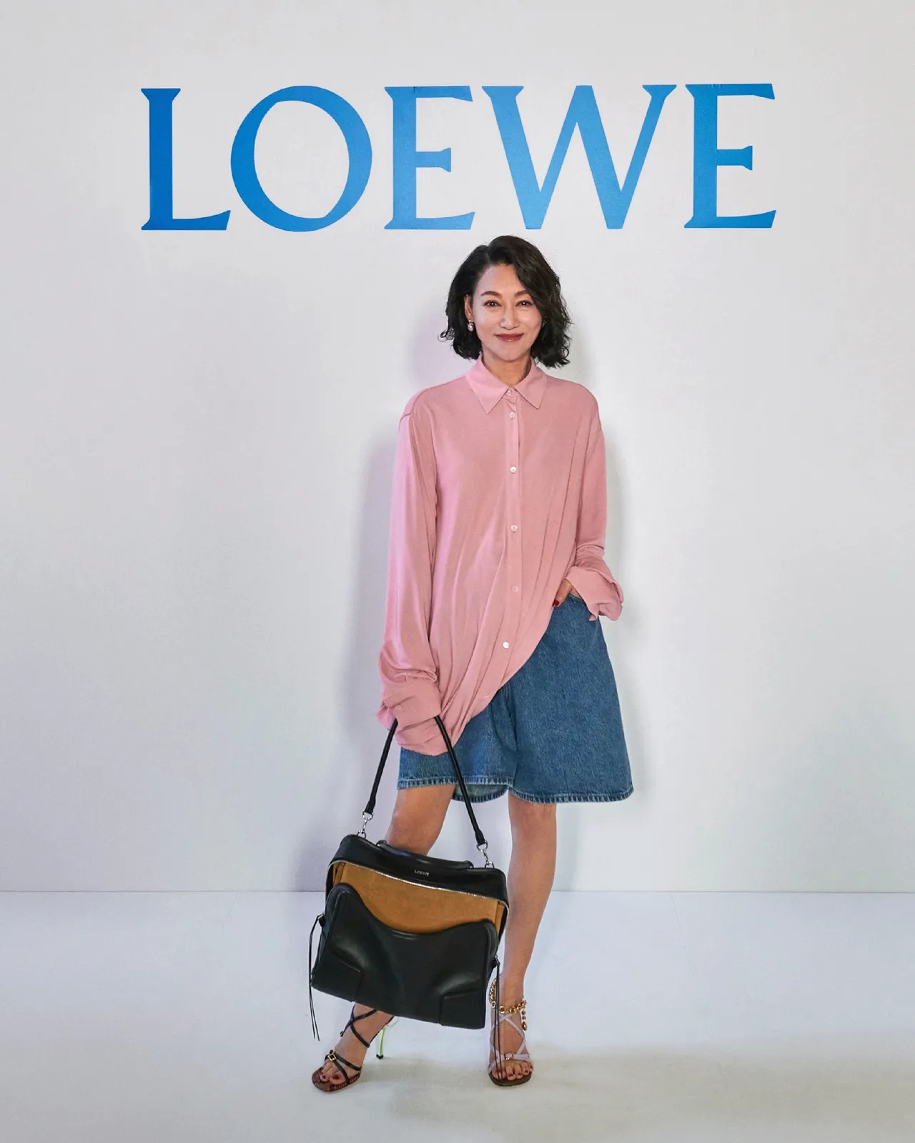 甫成为LOEWE品牌大使的惠英红。品牌提供