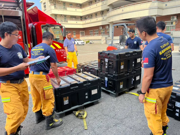 嘉義縣特搜隊13日前往花蓮光復馬太鞍支援。翻攝畫面