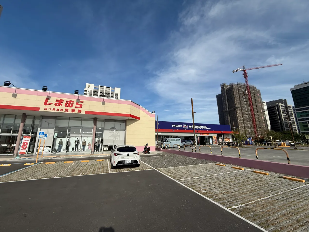 高雄大学西侧近年来有越来越多指标大型企业设点,未来新台17线完工,将大幅拉近至市区距离。叶家铭摄