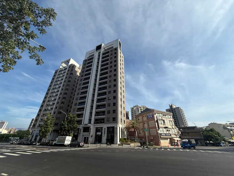 華友聯11年前於高雄大學推出「HAUS」，購屋族買1字頭宅，如今房價增值單坪超過10萬元。葉家銘攝