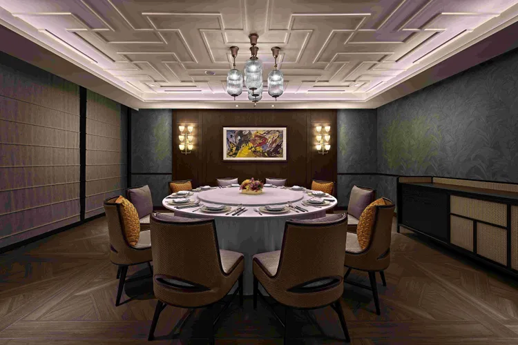 十人筵席則可選擇包廂用餐，在獨立的空間內，享受專屬自己的美味秋蟹佳餚瀚寓酒店提供