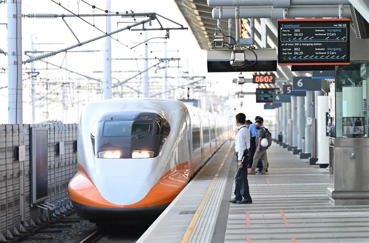 高铁示意图。高铁提供