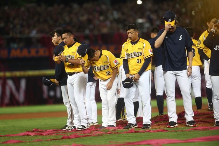 中信兄弟衛冕失敗!教頭平野惠一道歉 象迷:可惜沒如果