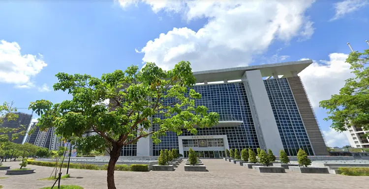 橋頭地院認為女學生是不滿教授指導論文態度才指控性侵，加上沒有證據，因此判教授無罪。翻攝Google Map　  