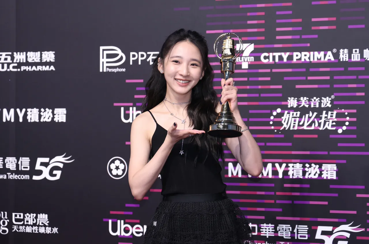 李沐获得金钟奖「迷你剧集奖(电视电影)女配角奖」。摄影中心摄
