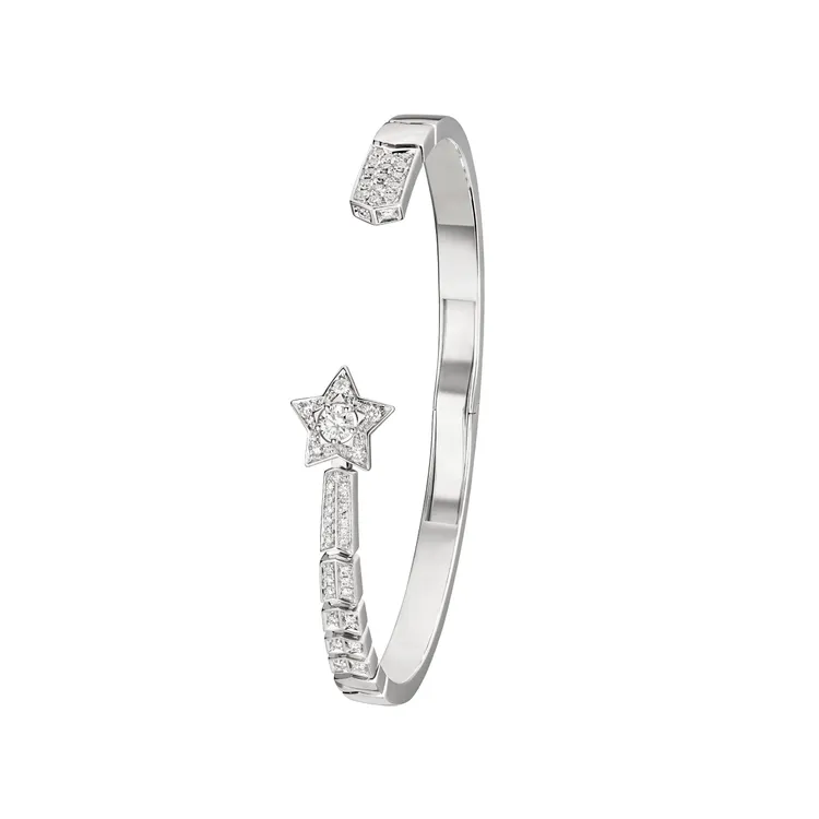 香奈兒COMÈTE流星開放式手鐲。
品牌提供