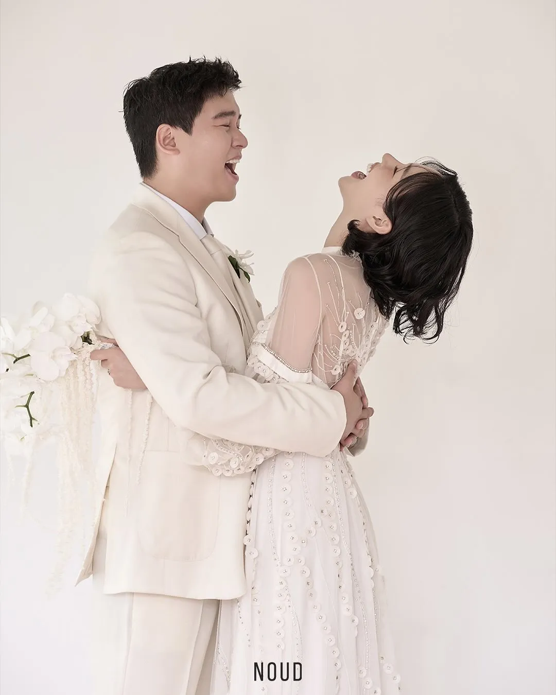 李章宇(左)、赵惠元对视甜出汁。翻摄赵惠元IG