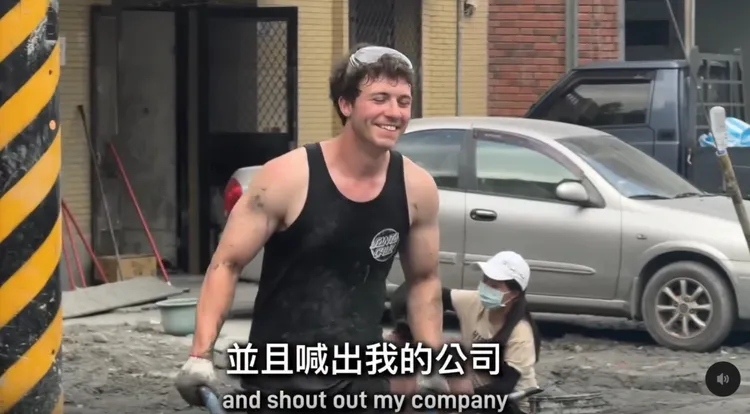 Jaron也向自己的父母報平安。翻攝自佐拉YT