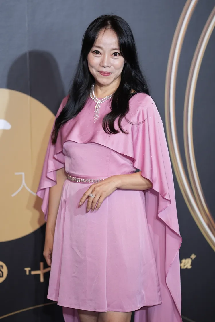 范瑞君因無法參加金鐘，今直接配戴百萬珠寶。彭欣偉攝