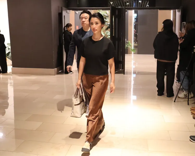 李蒨蓉表情嚴肅。特勤中心攝