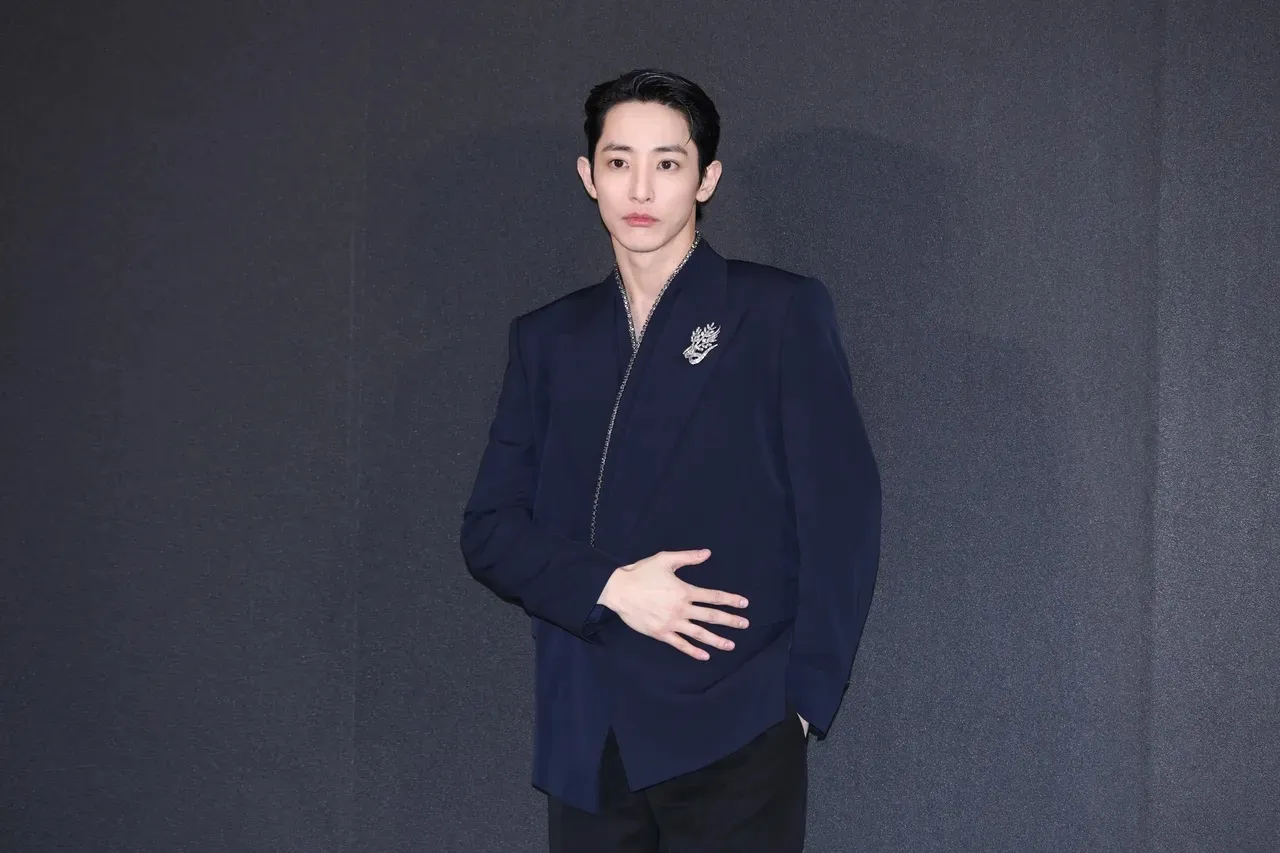 李洙赫才在今年5月受邀出席Dolce&Gabbana开幕活动。彭欣伟摄