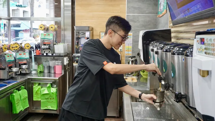 趙啟宏坦言，多虧當時店長不把自己當成老闆兒子看待，也因此歷練才能學到很多事。莊偉祺攝