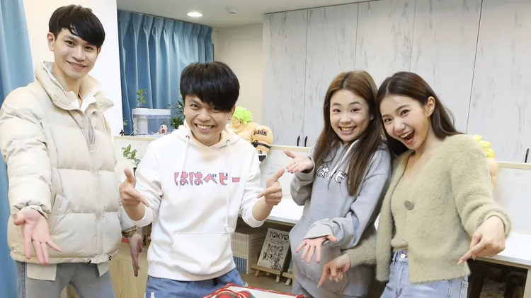 蔡阿嘎夫妻與Andy老師、張家寧合照。翻攝自蔡阿嘎臉書