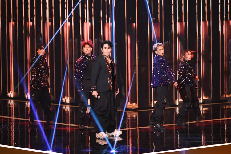 羅時豐金曲串燒連發。三立提供