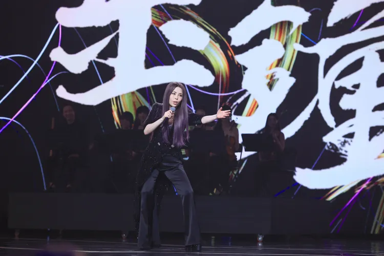 江婌娜驚喜現身金鐘獎。三立提供