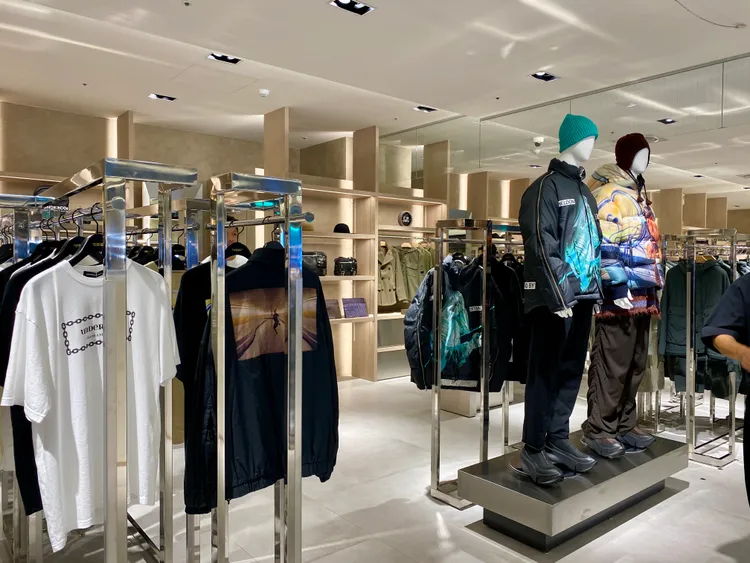 「SKM MEN’S」專屬樓層，主要引進日本品牌，分為潮流區、設計師區。莊偉祺攝