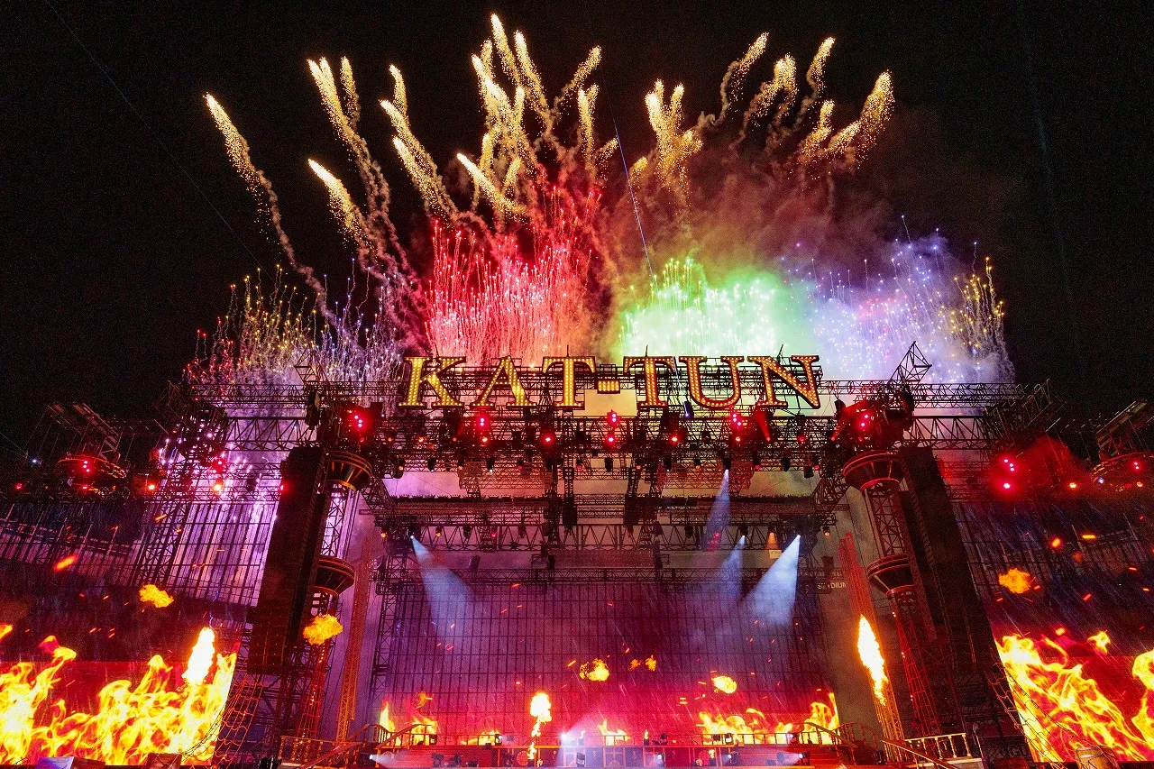 KAT-TUN演唱会最后施放3千发烟火。翻摄Oricon News
