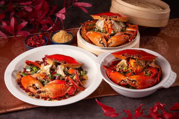 辰園亦推出沙公、沙母料理，包括「沙母焗絲苗」、「芹香胡椒炒蟹」、「薑蔥炒蟹」及「艇仔炒辣蟹」，每道均展現沙公的豐厚蟹肉及沙母蟹黃蟹膏的飽滿濃郁，為饕客帶來極致蟹宴體驗。台北喜來登大飯店提供