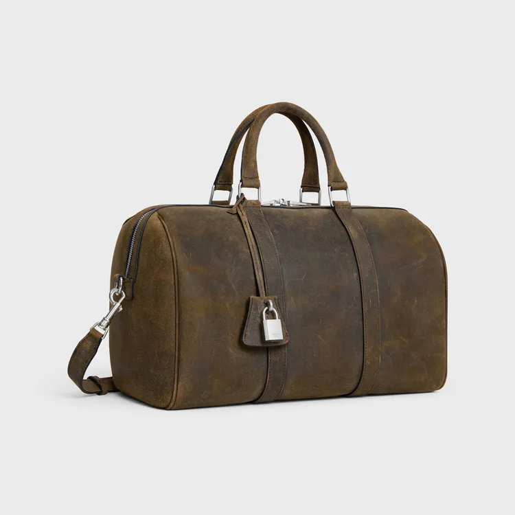 CELINE棕色大型波士頓包，10萬5000元。品牌提供