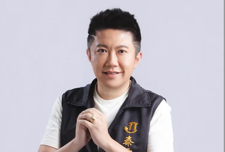 宾宾哥到校园活动直播热议。翻摄宾宾哥脸书