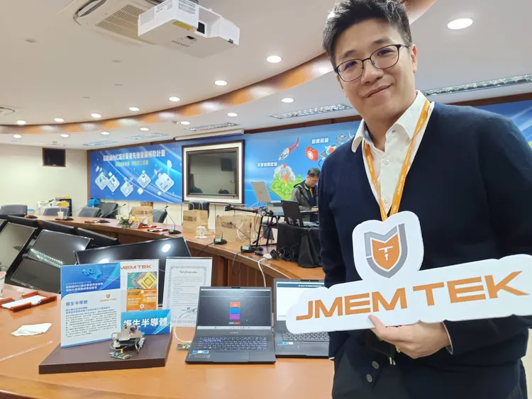 以資安晶片搭載「量子級」技術搶攻國防與百工百業資安需求的振生半導體，其也是首家獲選加入美國最大半導體加速器Silicon Catalyst的台灣新創公司。圖為振生半導體執行長張振豐。許麗珍攝