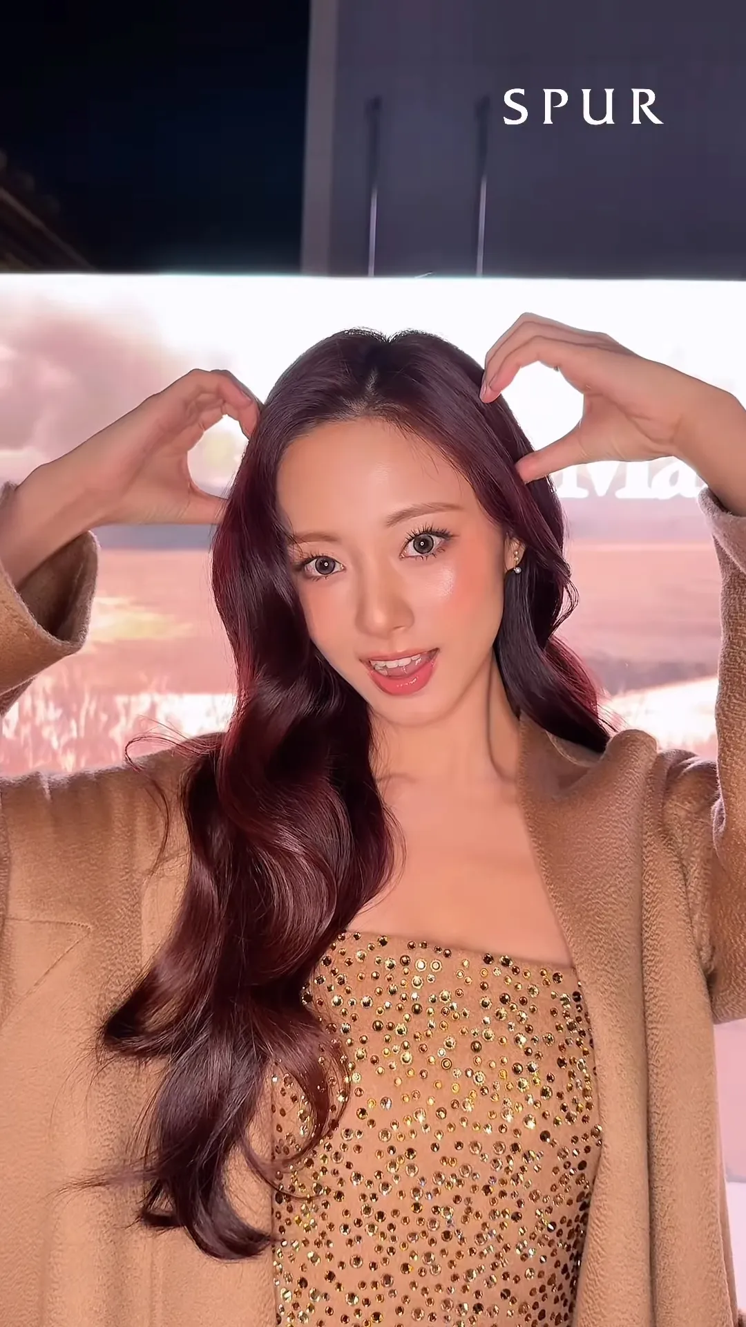 子瑜昨天在东京参加Max Mara快闪活动，今天没跟TWICE一起搭机。翻摄SPUR IG