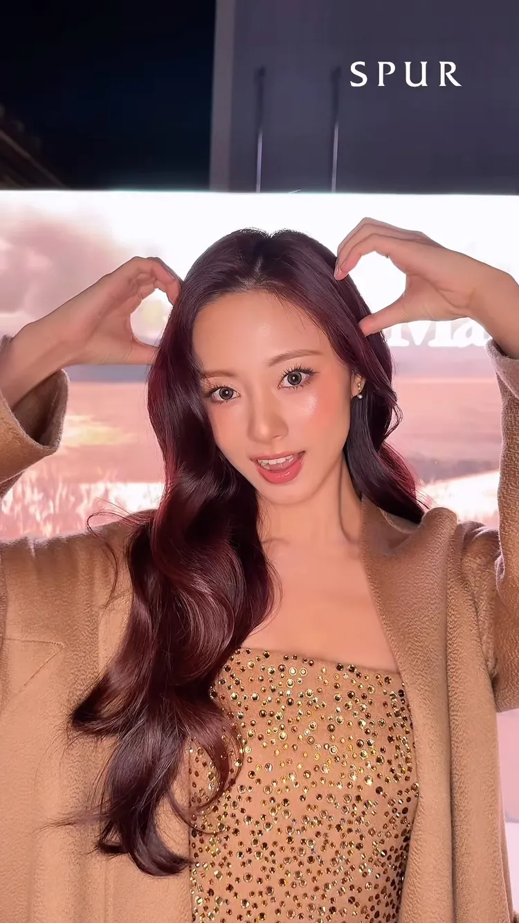 子瑜昨天在東京參加Max Mara快閃活動，今天沒跟TWICE一起搭機。翻攝SPUR IG