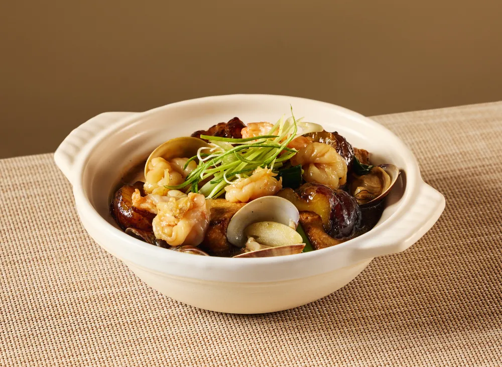 一品海鲜豆腐煲。业者提供